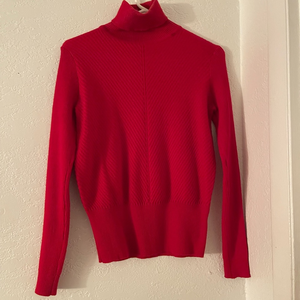 Very soft and really comfortable been worn once.